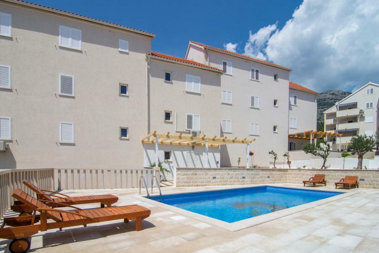 Apartments Sara 3 Bol Exterior foto